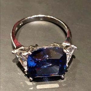 14kt white gold 3-stone ring